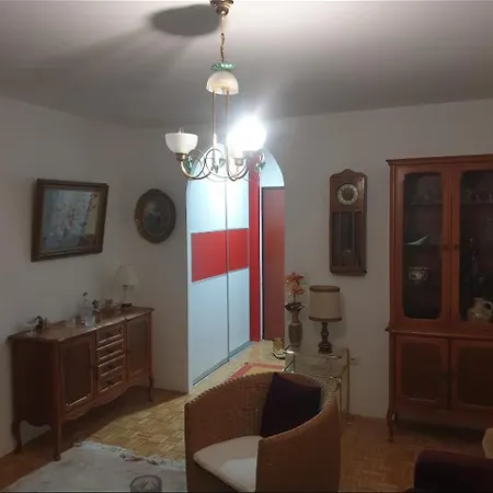 Zgrada *